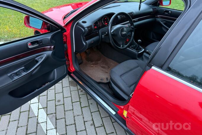 Audi A4 B5 [restyling] Avant wagon 5-doors