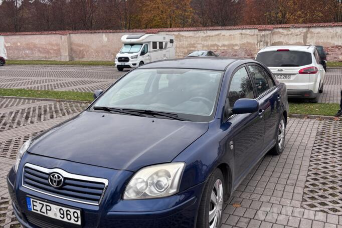 Toyota Avensis 2 generation Liftback