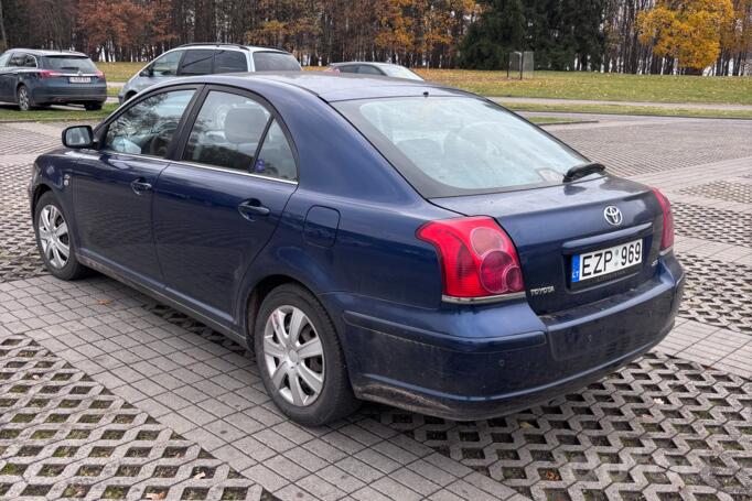 Toyota Avensis 2 generation Liftback