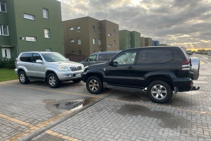 Toyota Land Cruiser Prado J120 SUV 3-doors