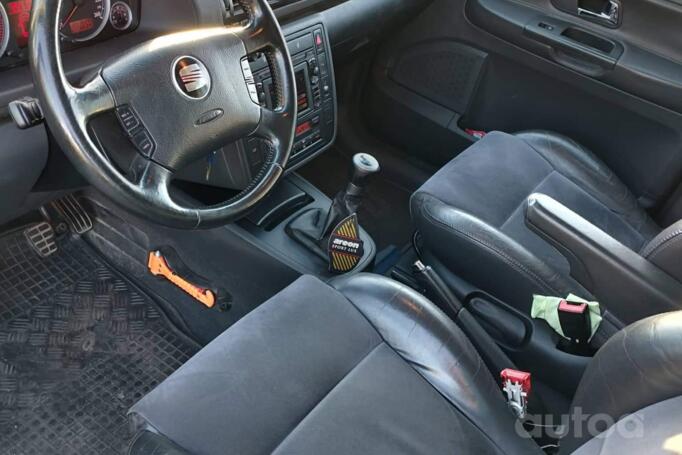 SEAT Alhambra 1 generation [restyling] Minivan