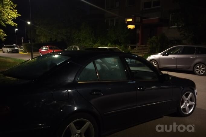 Mercedes-Benz E-Class W211 Sedan