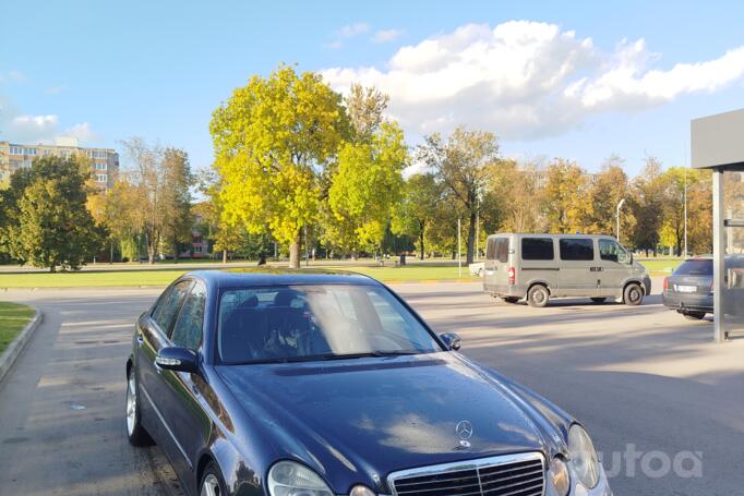 Mercedes-Benz E-Class W211 Sedan