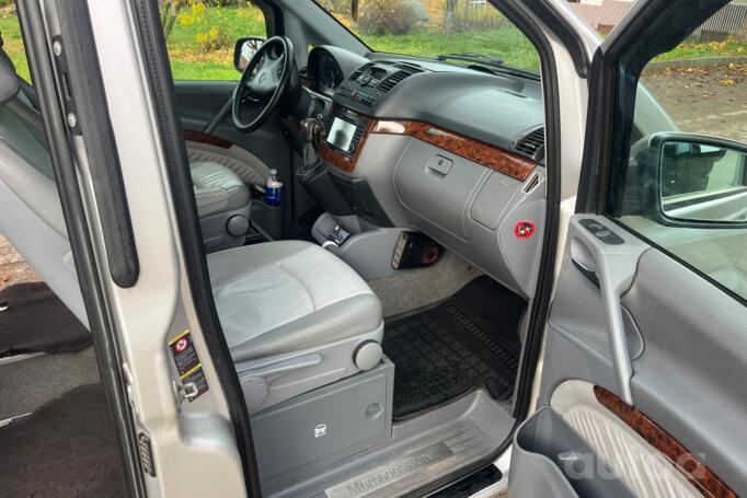 Mercedes-Benz Viano W639 Minivan
