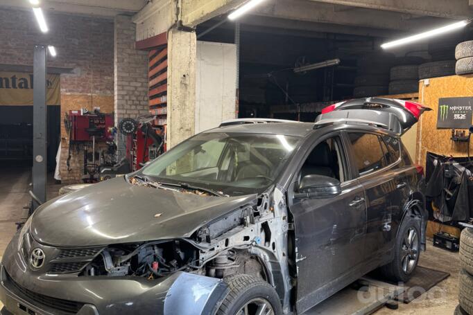 Toyota RAV 4 4 generation (XA40)