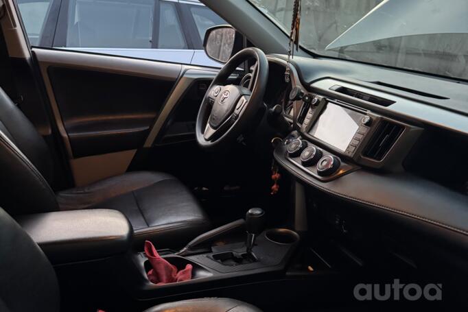Toyota RAV 4 4 generation (XA40)