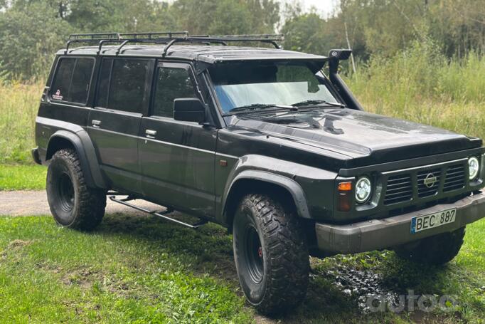 Nissan Patrol Y60 SUV 5-doors