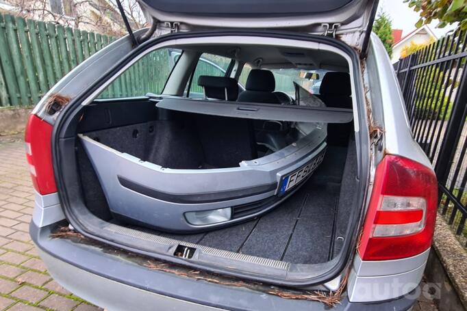 Skoda Octavia 2 generation Combi wagon 5-doors