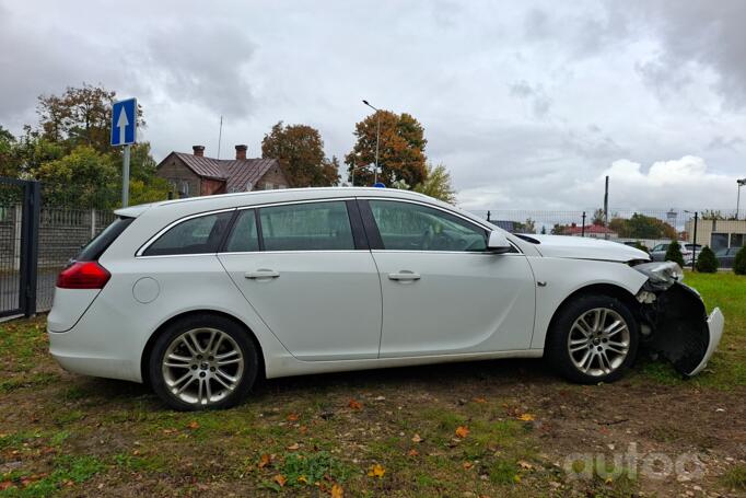 Opel Insignia A Sports Tourer wagon 5-doors