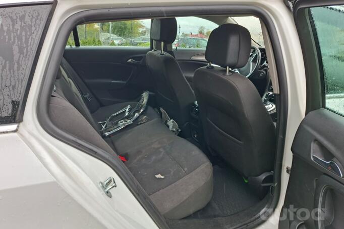 Opel Insignia A Sports Tourer wagon 5-doors