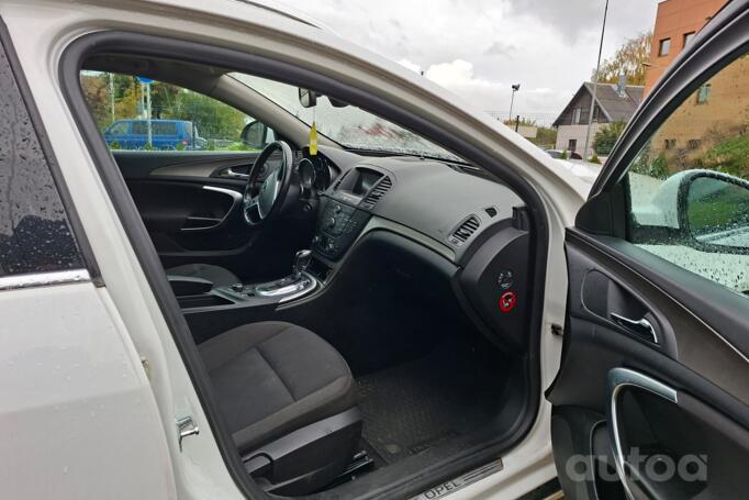 Opel Insignia A Sports Tourer wagon 5-doors