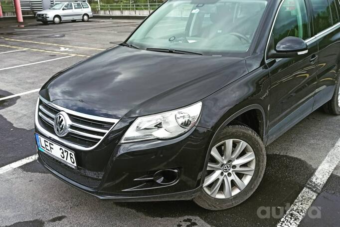 Volkswagen Tiguan 1 generation Crossover