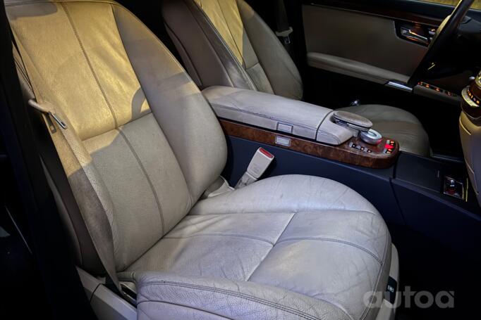 Mercedes-Benz S-Class W221 Sedan Long