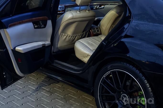 Mercedes-Benz S-Class W221 Sedan Long