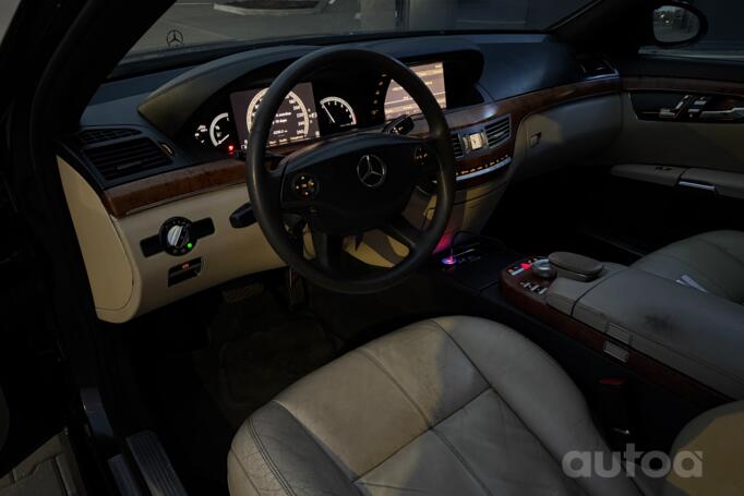 Mercedes-Benz S-Class W221 Sedan Long