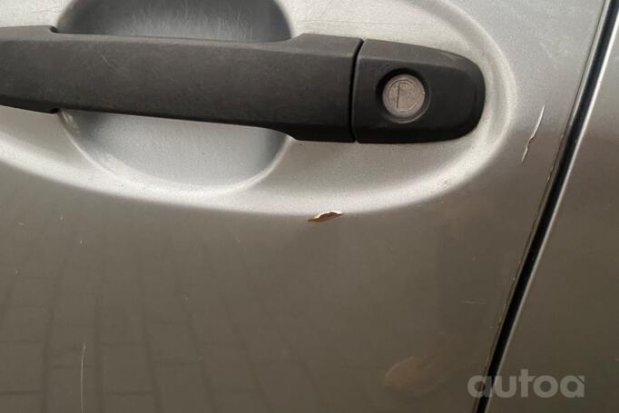 Toyota Yaris 2 generation