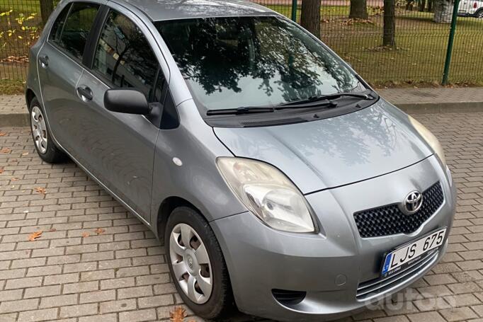 Toyota Yaris 2 generation