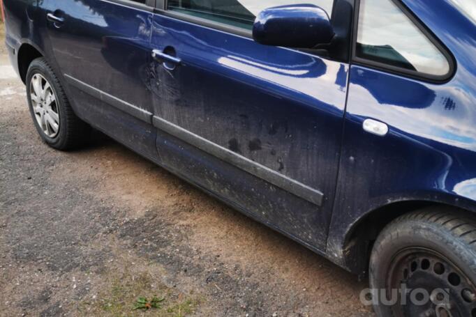 SEAT Alhambra 1 generation [restyling] Minivan