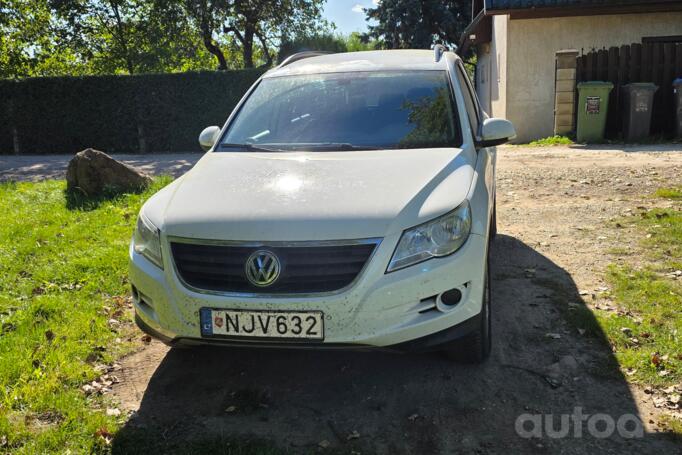 Volkswagen Tiguan 1 generation Crossover