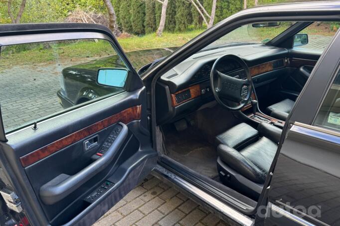 Audi V8 1 generation Sedan