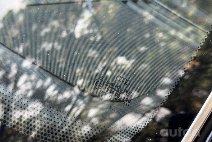 Audi V8 1 generation Sedan