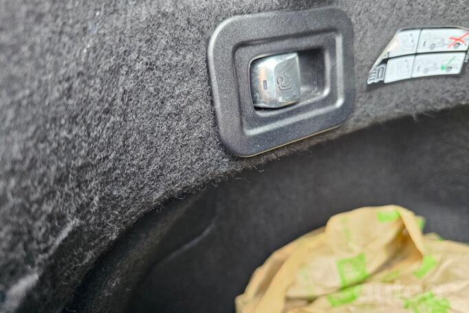 Mercedes-Benz C-Class W205/S205/C205 Sedan