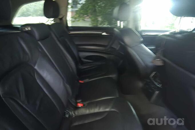 Audi Q7 4L Crossover