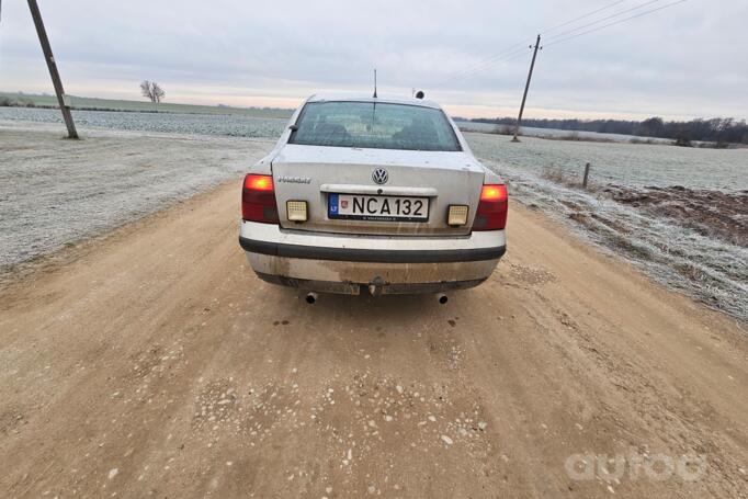 Volkswagen Passat B5 Sedan 4-doors