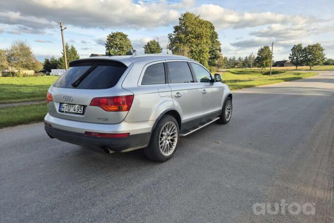 Audi Q7 4L Crossover