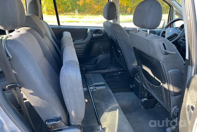 Opel Zafira A [restyling] Minivan 5-doors