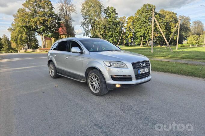 Audi Q7 4L Crossover