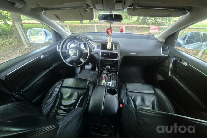 Audi Q7 4L Crossover