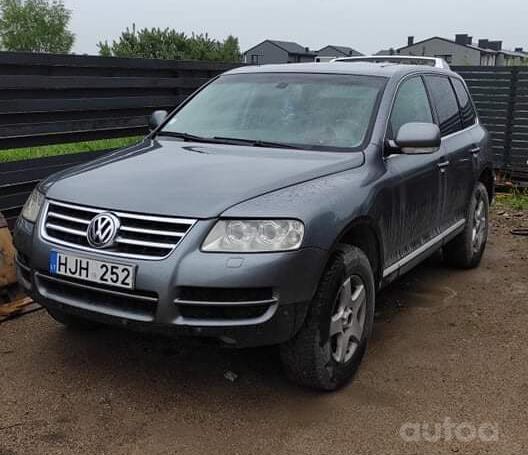 Volkswagen Touareg 1 generation Crossover