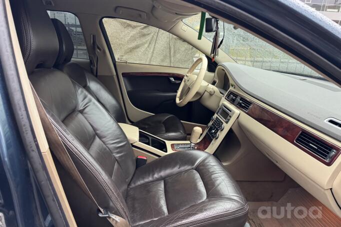 Volvo V70 3 generation wagon