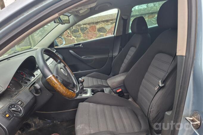 Volkswagen Passat B6 wagon 5-doors
