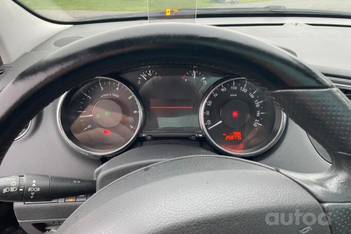 Peugeot 5008 1 generation Minivan