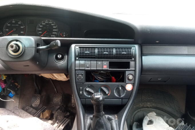 Audi 100 4A/C4 Avant wagon