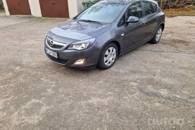 Opel Astra J Hatchback 5-doors