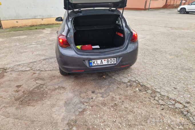 Opel Astra J Hatchback 5-doors