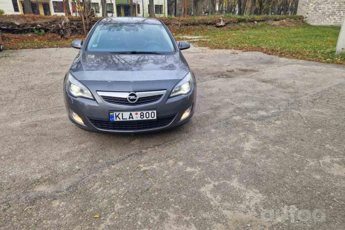 Opel Astra J Hatchback 5-doors