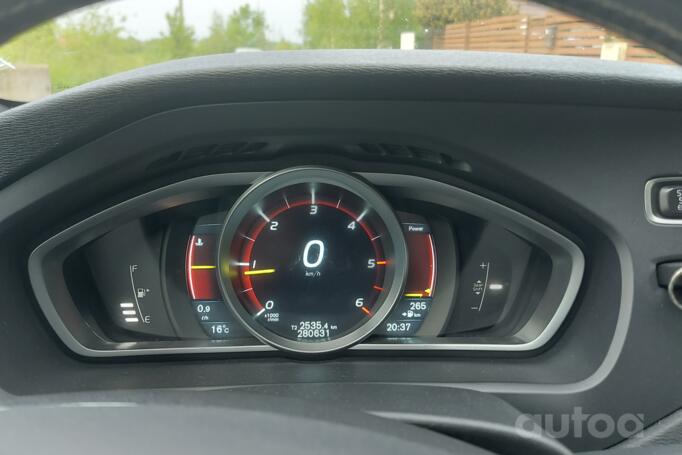 Volvo V40 2 generation Hatchback 5-doors