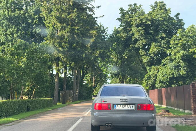 Audi S8 D2 Sedan