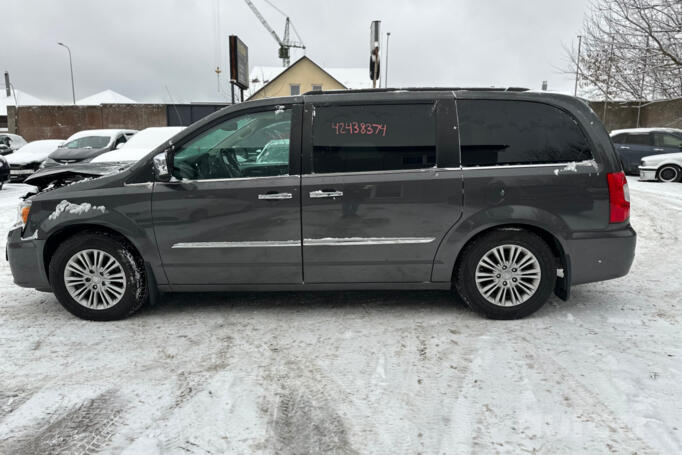 Chrysler Town & Country 5 generation [restyling]
