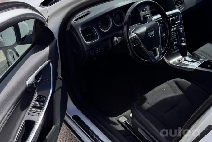 Volvo S60 2 generation Sedan