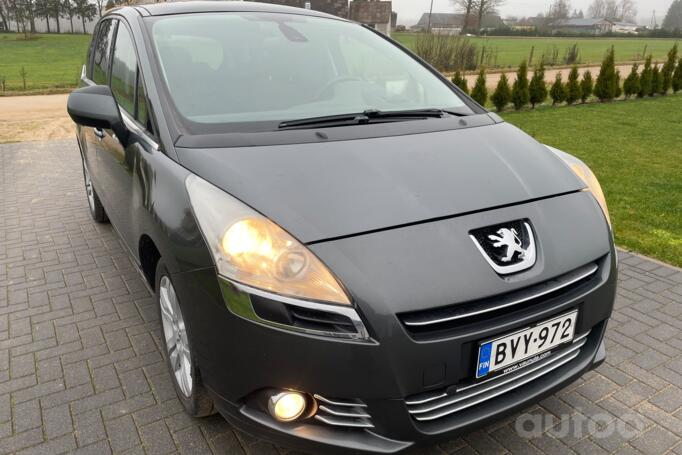 Peugeot 5008 1 generation Minivan