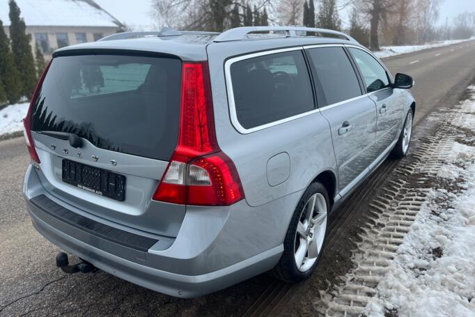 Volvo V70 3 generation wagon