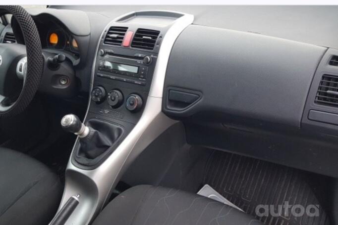 Toyota Auris 1 generation [restyling] Hatchback 5-doors