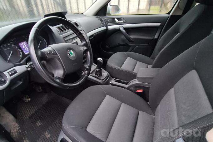 Skoda Octavia 2 generation Combi wagon 5-doors