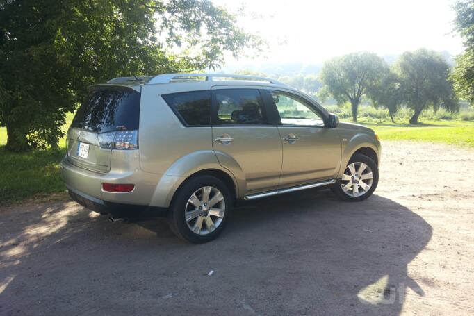 Mitsubishi Outlander 2 generation
