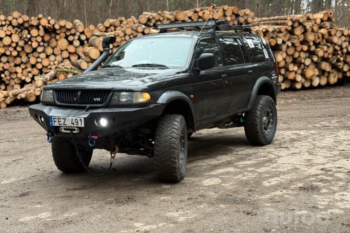 Mitsubishi Pajero Sport 1 generation SUV